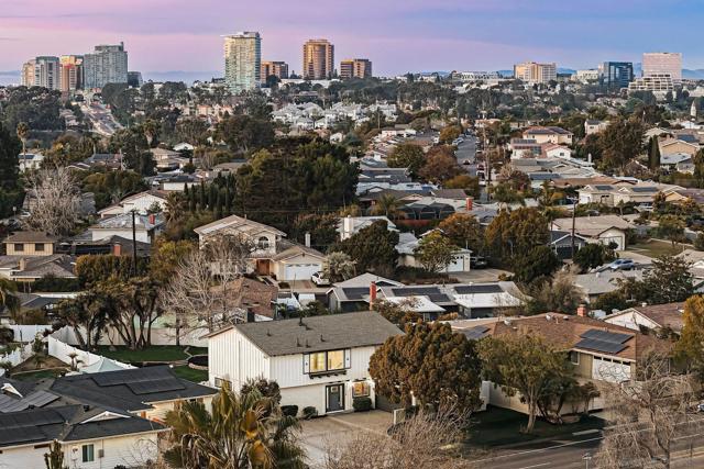 3624 Governor Dr, San Diego CA: https://media.crmls.org/mediaz/3b7773ab-0180-4d48-9810-7917a2913f41.jpg