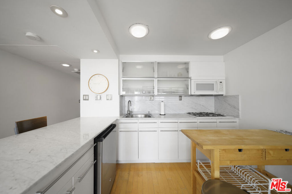 800 W 1st Street #2104
