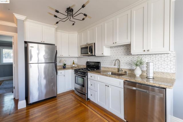 661 Peralta Ave Unit 3, San Francisco CA: https://media.crmls.org/mediaz/3b7a01d7-9e76-41c0-b52c-6165067a6079.jpg