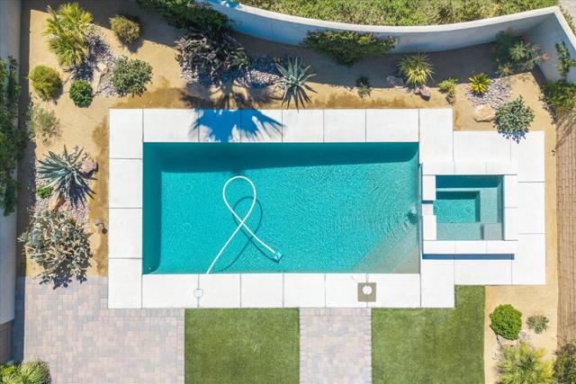 55120 Autumn Valley Court, La Quinta CA: https://media.crmls.org/mediaz/3b7a0461-cc83-4e64-b388-6e2eedde830a.jpg