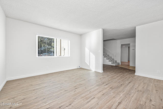 22002 Ybarra Road, Woodland Hills CA: https://media.crmls.org/mediaz/3b7a9ff3-52f2-4eba-a183-a4205abeff4b.jpg