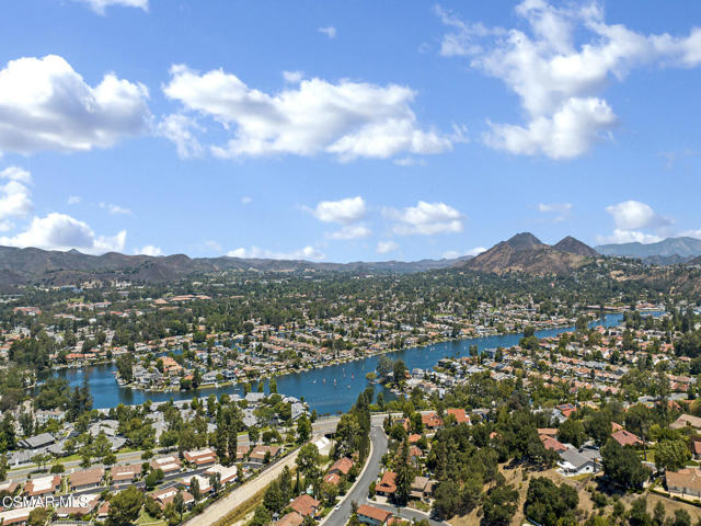 2031 Channelford Road, Westlake Village CA: https://media.crmls.org/mediaz/3b7b473e-43d9-468e-af8e-d10cff047dbc.jpg