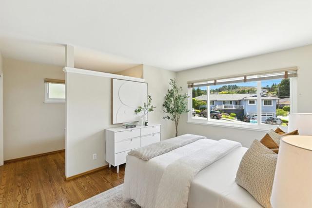 1 Dionne Court, Belmont CA: https://media.crmls.org/mediaz/3b7c0820-06b4-4e1b-8211-1556b98840fc.jpg