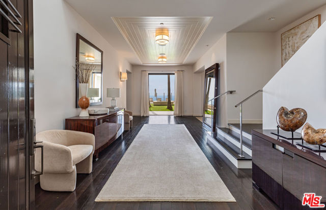 22368 Pacific Coast Highway, Malibu CA: https://media.crmls.org/mediaz/3b7c96cc-b560-4e14-a60f-457f668d1811.jpg
