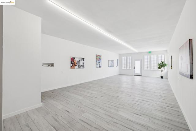 904 41st St, Oakland CA: https://media.crmls.org/mediaz/3b7cc6e3-57cb-4de0-9b7b-e22d7220a979.jpg