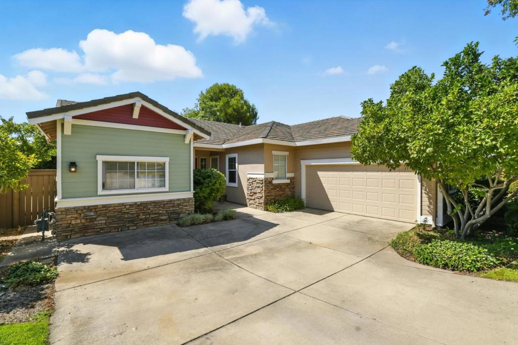 3100 Stonehurst Court
