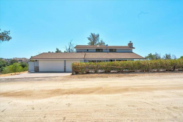 18434 Ramona View Drive, Ramona CA: https://media.crmls.org/mediaz/3b7d3d27-0d4b-4d3c-9157-014d1b843b34.jpg