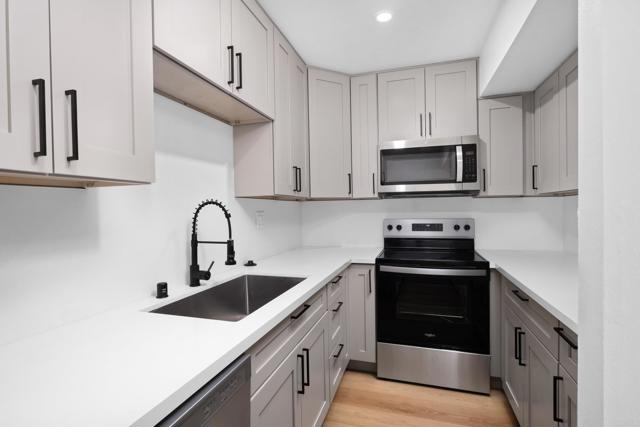 Detail Gallery Image 13 of 24 For 6775 Alvarado Rd #26,  San Diego,  CA 92120 - 2 Beds | 2 Baths