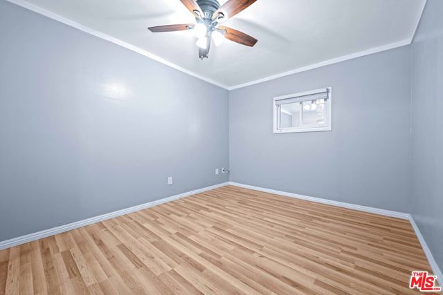 12801 Moorpark Street, Studio City CA: https://media.crmls.org/mediaz/3b7e808d-95ca-4927-9787-51fb2a919df9.jpg