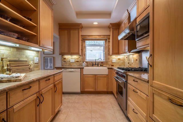 44841 San Jacinto Avenue, Palm Desert, CA 92260