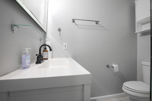 1996 Rohn Rd, Escondido CA: https://media.crmls.org/mediaz/3b7f639f-4daa-40de-95e3-60583d2fa4d8.jpg