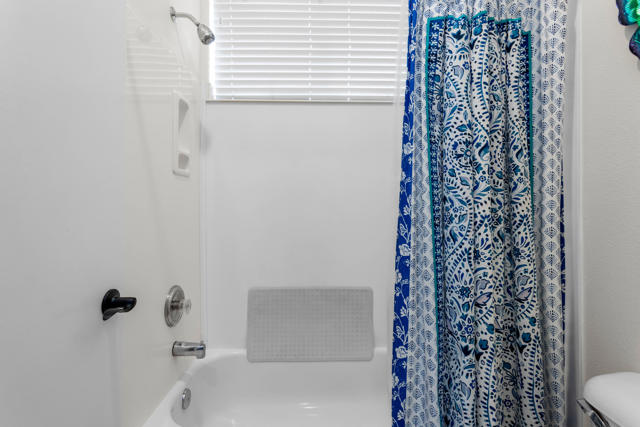 74629 Lavender Way, Palm Desert CA: https://media.crmls.org/mediaz/3b806924-cee4-4ebd-a0b6-2313237b0745.jpg