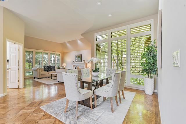 158 Golden Ridge Rd, Alamo CA: https://media.crmls.org/mediaz/3b8138e4-f0be-4acf-b8fe-d902a8353834.jpg
