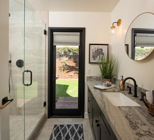 5341 Linda Way, La Jolla CA: https://media.crmls.org/mediaz/3b823970-3939-4f2c-9430-b9814af6aa75.jpg