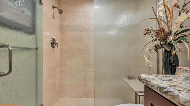 292 Desert Falls E Drive, Palm Desert CA: https://media.crmls.org/mediaz/3b827ccb-454f-451c-bc6d-018093e2152a.jpg