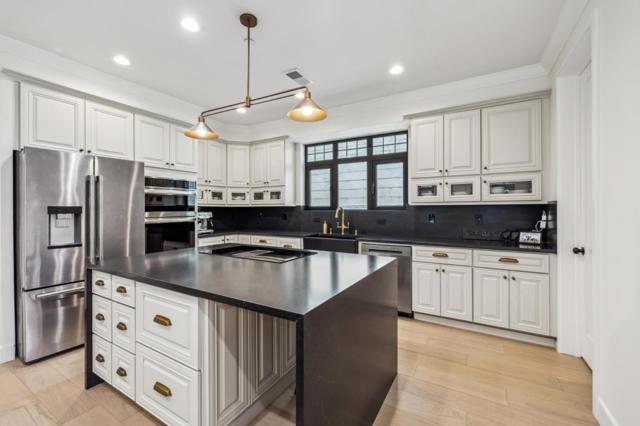 546 Oxford Avenue, Palo Alto CA: https://media.crmls.org/mediaz/3b827d39-10d3-4ed2-b2bb-cf9f413c6948.jpg