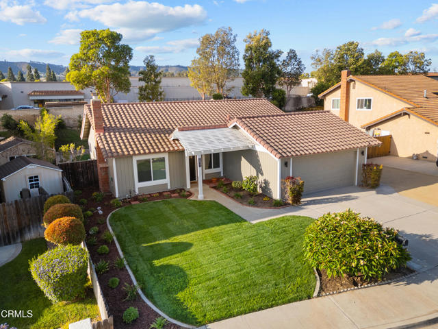 2437 Kimberly Avenue, Camarillo CA: https://media.crmls.org/mediaz/3b82a6d7-9bc3-412c-9fd5-abaa849ef9be.jpg