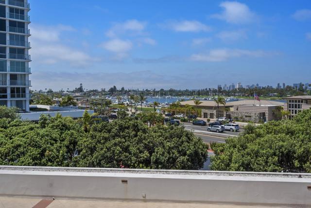 1820 Avenida del Mundo, Coronado CA: https://media.crmls.org/mediaz/3b82d090-035c-433d-b5b6-7328ab81d81f.jpg