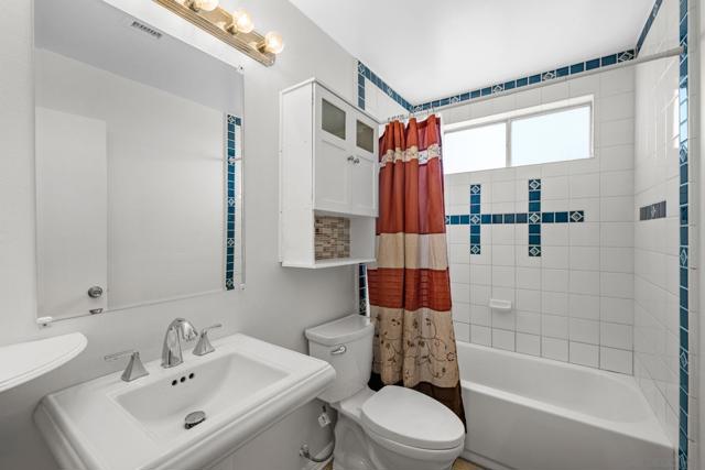 3020 Linda Dr, Oceanside CA: https://media.crmls.org/mediaz/3b830348-3ba1-4457-ad1b-f1bef1a29aff.jpg