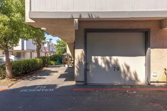 2135 E Valley Parkway, Escondido CA: https://media.crmls.org/mediaz/3b8380ce-db21-403d-a82e-5dc6c3b368f6.jpg