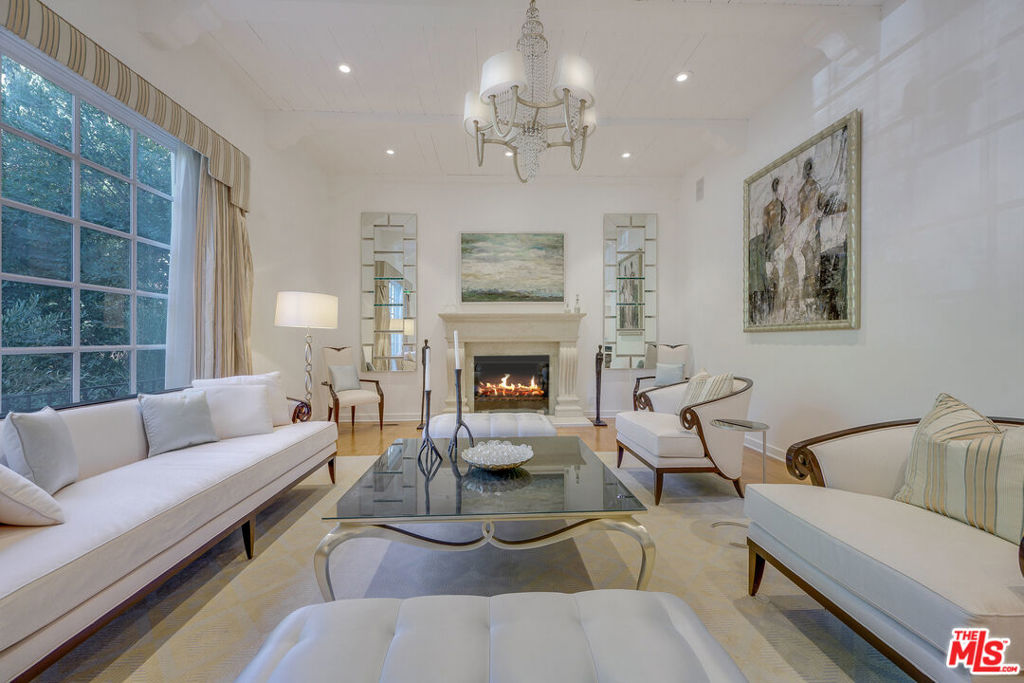 507 N Arden Drive — architectural residence