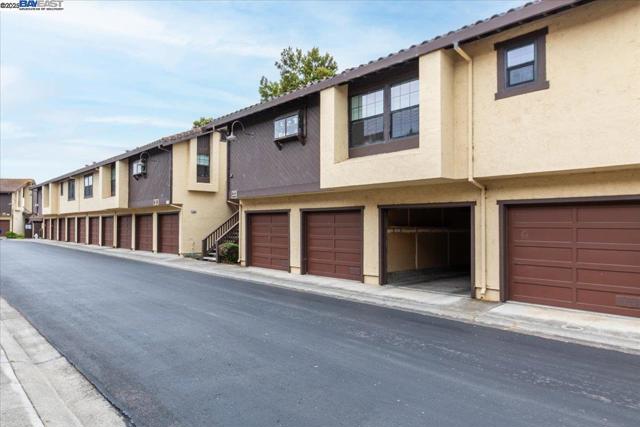 14630 Outrigger Dr., San Leandro CA: https://media.crmls.org/mediaz/3b83e6d6-0db4-4d57-95a3-9ec4acf87b39.jpg