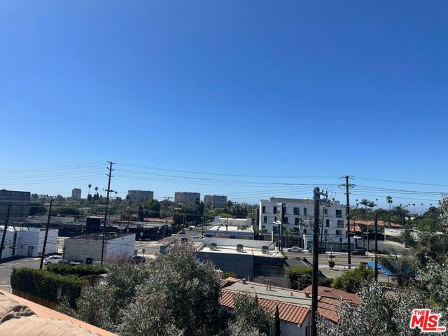 2452 Penmar Avenue, Venice CA: https://media.crmls.org/mediaz/3b84192d-99ef-4883-94e9-22135d3b55e4.jpg