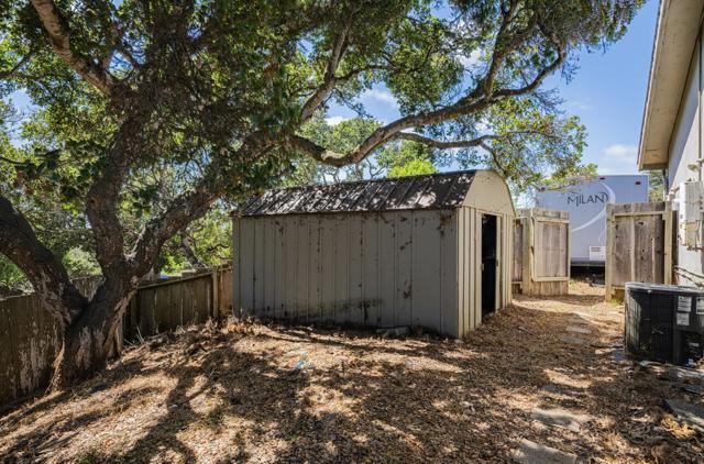 9375 Bur Oak Place, Salinas CA: https://media.crmls.org/mediaz/3b84c726-de79-418a-968f-0efcf9e33a05.jpg