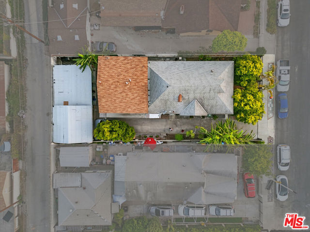 220 N Burlington Avenue, Los Angeles CA: https://media.crmls.org/mediaz/3b855379-14dd-45e2-aa4a-d773c12ec138.jpg
