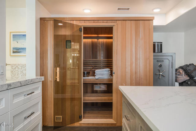 1501 Mandalay Beach Road, Oxnard CA: https://media.crmls.org/mediaz/3b8601e1-fa16-44f2-bf7e-087bb07367da.jpg