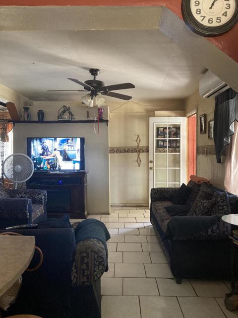 3550 W Hobson Way, Blythe CA: https://media.crmls.org/mediaz/3b863f27-15d5-45c6-b532-1e16da3f2b05.jpg