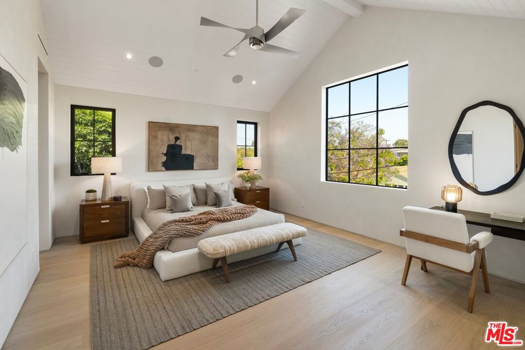 MLS #25600081 image #16