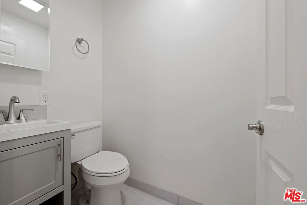 https://media.crmls.org/mediaz/3b87641c-b7f8-44b6-b239-42bb938b7cc6.jpg?preset=X-Large