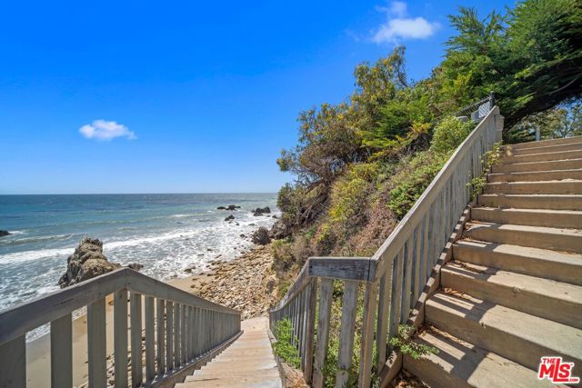 31826 Broad Beach Road, Malibu CA: https://media.crmls.org/mediaz/3b87c190-700f-41be-90b0-0e35b740d12b.jpg