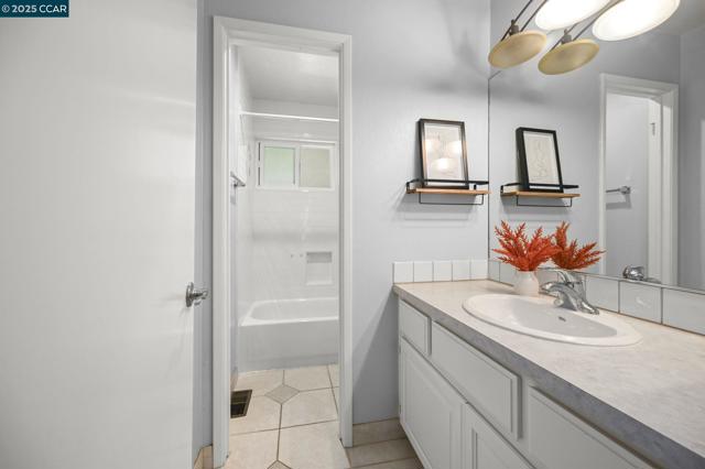 407 Tampico, Walnut Creek CA: https://media.crmls.org/mediaz/3b87d275-11f4-4d84-a4ce-91139c1f62ad.jpg