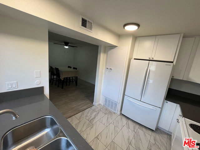 18524 Mayall Street, Northridge CA: https://media.crmls.org/mediaz/3b882919-45d1-4c86-b0d2-56d7954a45fc.jpg