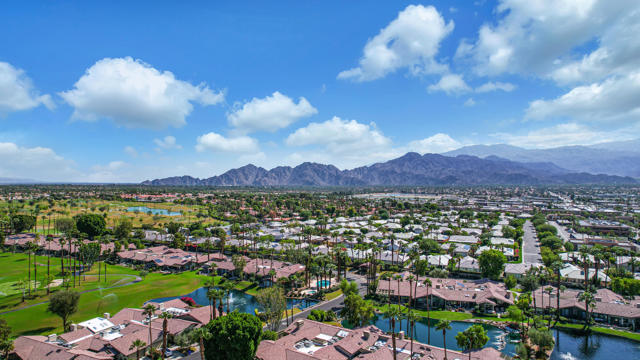 86 Palomino Circle, Palm Desert, CA 92211