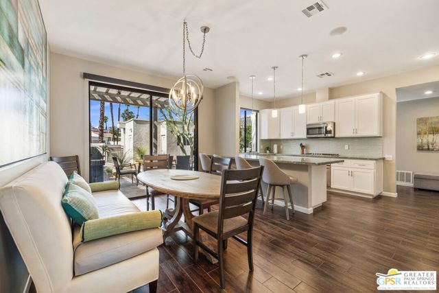 747 Inverness Drive, Rancho Mirage CA: https://media.crmls.org/mediaz/3b885b3c-73ba-4559-b23b-105b0163ce2c.jpg