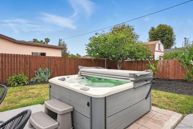 4817 Lyon St, San Diego CA: https://media.crmls.org/mediaz/3b88bdd1-553b-4659-a808-c0d60a15f082.jpg
