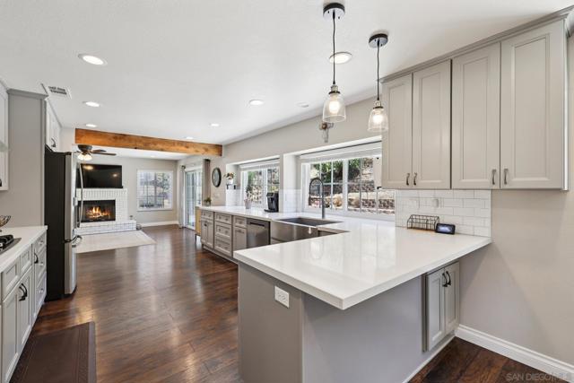 9233 Lethbridge Way, San Diego CA: https://media.crmls.org/mediaz/3b893cf3-3086-4755-a33c-d60f273b7582.jpg
