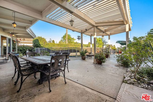 Drew Fenton | 10810 Via Verona Street Los Angeles CA | MLS: 7631190 Drew Fenton | 10810 Via Verona Street Los Angeles CA | MLS: 7631190