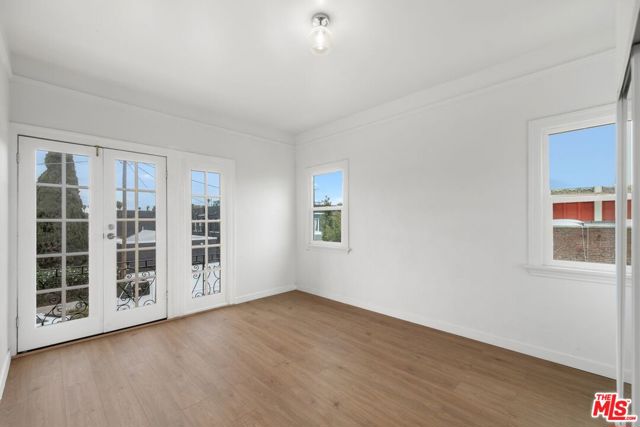 1912 7th Avenue, Los Angeles CA: https://media.crmls.org/mediaz/3b8b55d2-82c0-4d18-b525-83ab8f97ead4.jpg