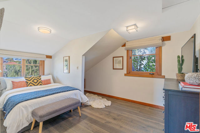 Image 30 of 50 For 706 Navy Street