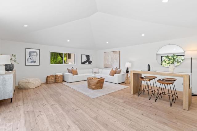 522 Summit Drive, Redwood City CA: https://media.crmls.org/mediaz/3b8d2cda-26fd-43a7-a1e1-4aafc7b52a66.jpg