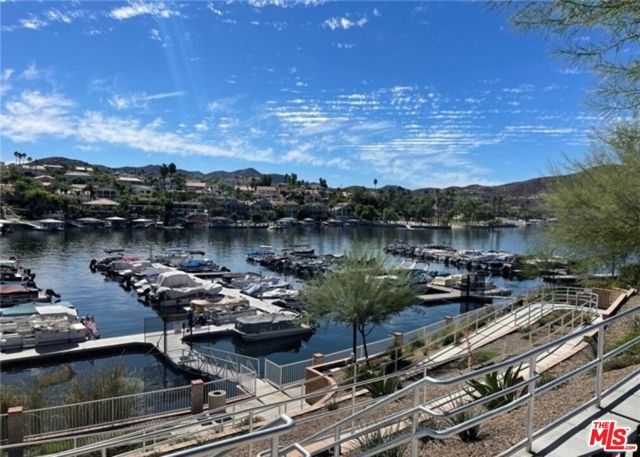 22380 PIN TAIL Drive, Canyon Lake CA: https://media.crmls.org/mediaz/3b8d6090-2155-4ea4-8ff4-1edfb01141d1.jpg
