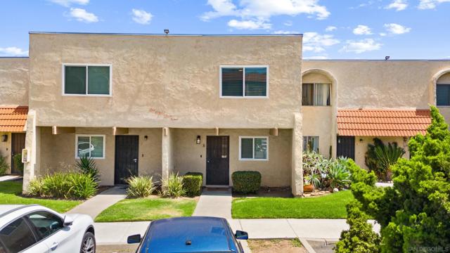 6821 Alvarado Rd, San Diego CA: https://media.crmls.org/mediaz/3b8df491-4d7a-4762-b6f7-b2e62a914ea8.jpg