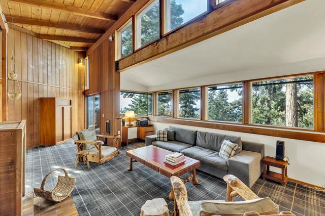 25281 Deer Path, Idyllwild CA: https://media.crmls.org/mediaz/3b8e1566-0992-4f67-963f-ead2ed1b8dd7.jpg