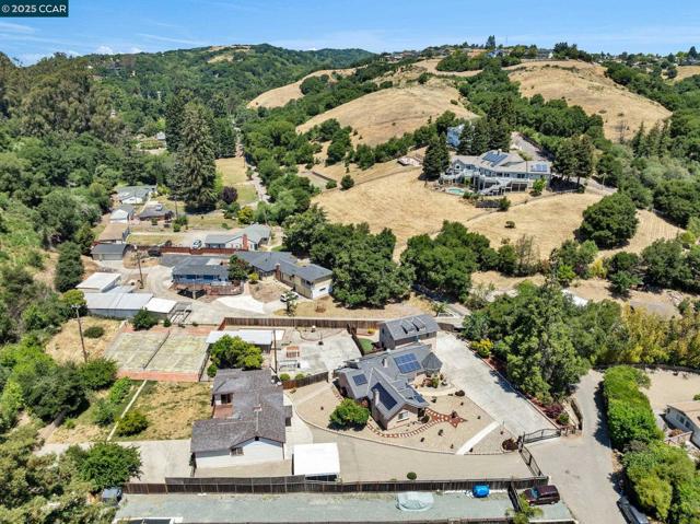 18127 Madison Ave, Castro Valley CA: https://media.crmls.org/mediaz/3b8e2560-0d07-41bf-9bfa-cf812c1b6b79.jpg