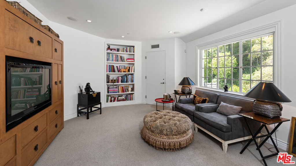 1115 N Beverly Drive