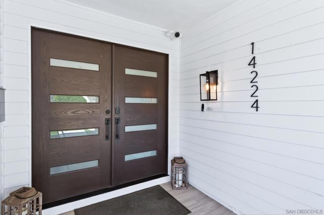 14224 Recuerdo Dr, San Diego CA: https://media.crmls.org/mediaz/3b8f4c76-63d1-4c5b-bea0-ee8b4f6ebc1f.jpg